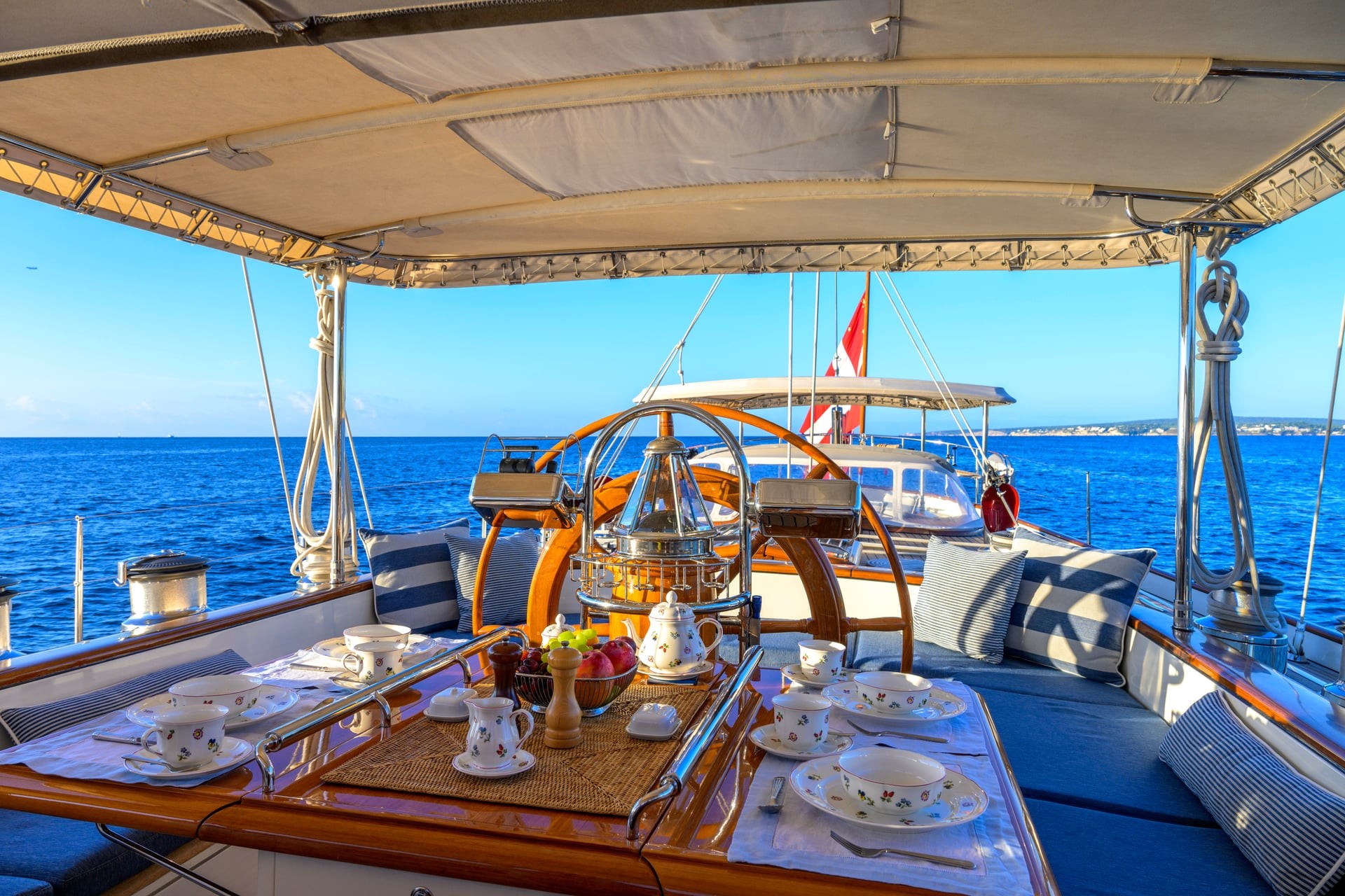 09-Royal Huisman FOFTEIN